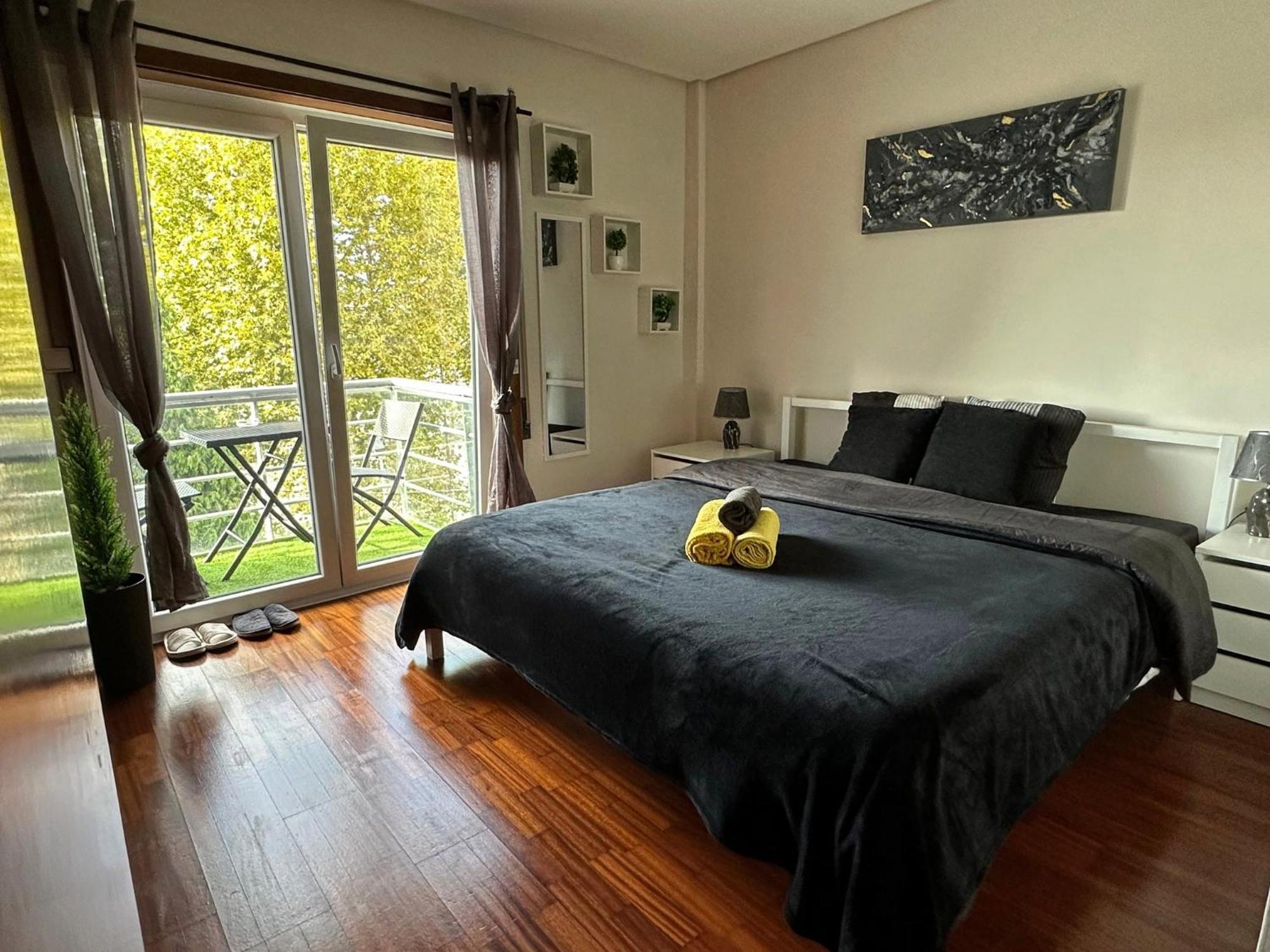 Modern Private Suite With Balcony & Bathroom - King And Queen Beds Vila Nova de Gaia Eksteriør billede